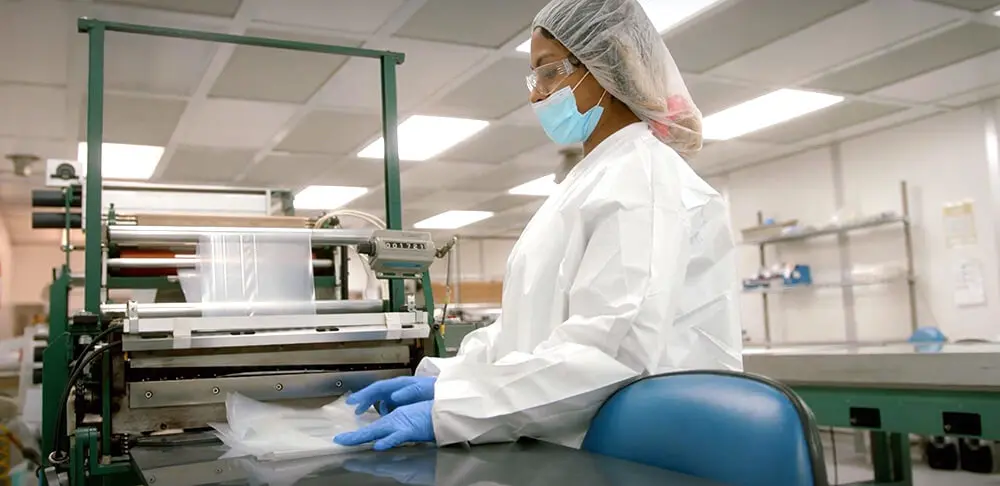 medical packaging in cleanroom environment